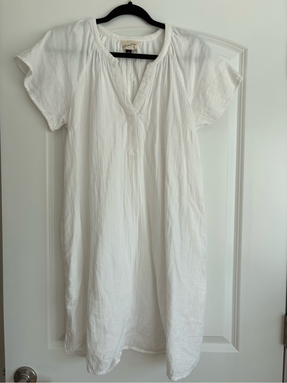 Universal Thread White Cotton Split V-Neck Tunic Dress